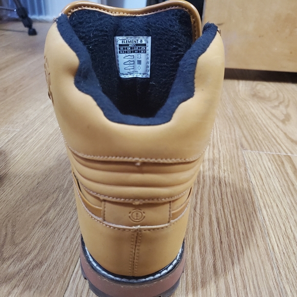 Element Men's Winter Boots - Picture 3 of 7